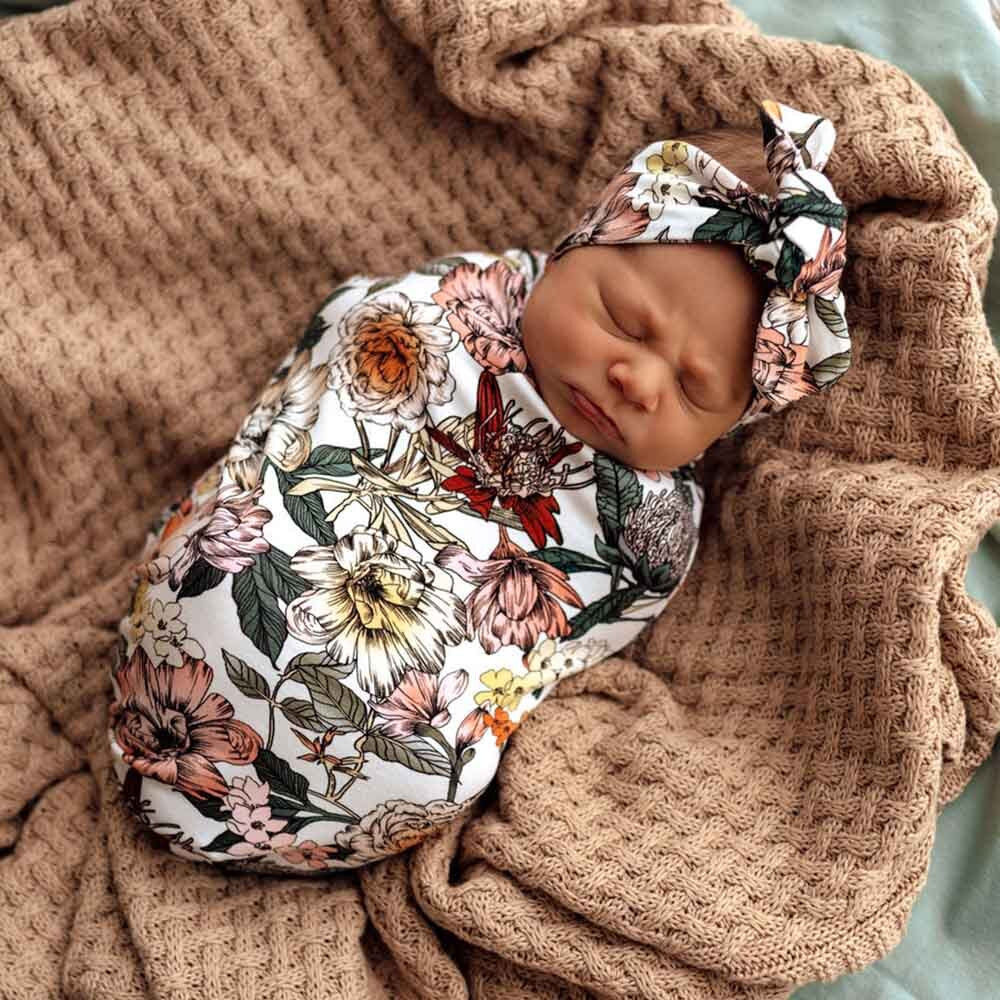 Australiana Organic Snuggle Swaddle & Topknot Set
